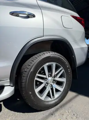 TOYOTA-HILUX SW4-2016