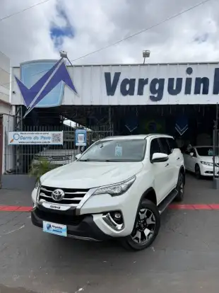 TOYOTA-HILUX SW4-2019