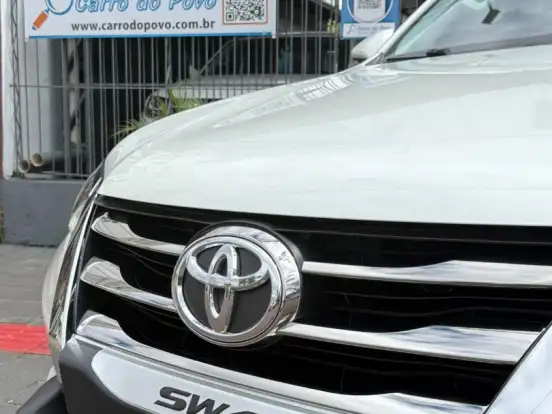 TOYOTA-HILUX SW4-2.8 SRX DIAMOND 4X4 7 LUGARES 16V TURBO INTERCOOLER DIESEL 4P AUTOMÁTICO TOYOTA-HILUX SW4-2019