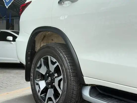 TOYOTA-HILUX SW4-2.8 SRX DIAMOND 4X4 7 LUGARES 16V TURBO INTERCOOLER DIESEL 4P AUTOMÁTICO TOYOTA-HILUX SW4-2019