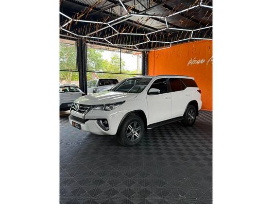 TOYOTA HILUX SW4 2.7 SR 4X2 16V FLEX 4P AUTOMÁTICO