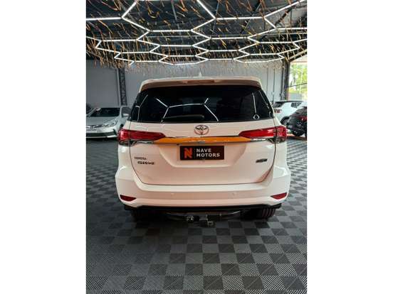 TOYOTA-HILUX SW4-2017