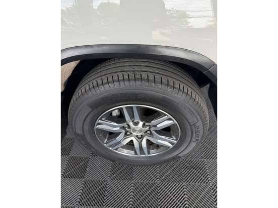 TOYOTA-HILUX SW4-2.7 SR 4X2 16V FLEX 4P AUTOMÁTICO TOYOTA-HILUX SW4-2017