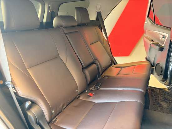TOYOTA-HILUX SW4-2.7 SRV 7 LUGARES 4X2 16V FLEX 4P AUTOMÁTICO TOYOTA-HILUX SW4-2020