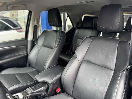 TOYOTA-HILUX SW4-2.8 D-4D TURBO DIESEL SRX 4X4 AUTOMÁTICO TOYOTA-HILUX SW4-2021