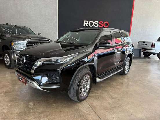 TOYOTA-HILUX SW4-2.8 D-4D TURBO DIESEL SRX 4X4 AUTOMÁTICO TOYOTA-HILUX SW4-2021