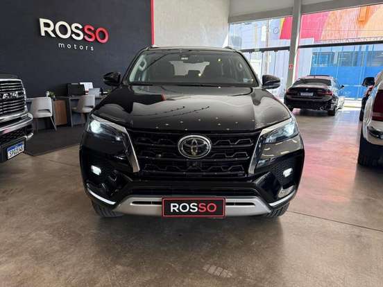 TOYOTA-HILUX SW4-2.8 D-4D TURBO DIESEL SRX 4X4 AUTOMÁTICO TOYOTA-HILUX SW4-2021