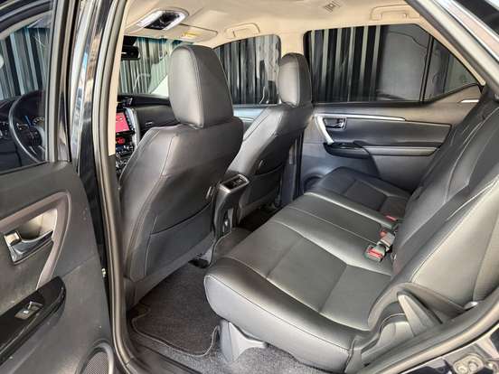 TOYOTA-HILUX SW4-2021