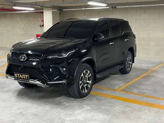 TOYOTA-HILUX SW4-2023