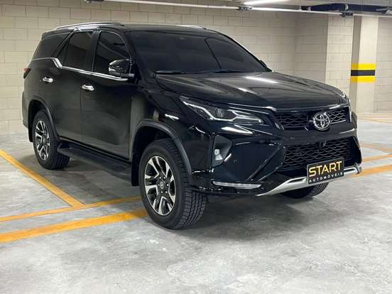 TOYOTA-HILUX SW4-2023