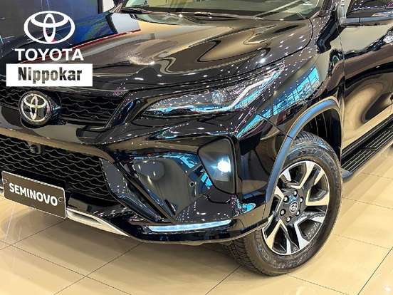 TOYOTA-HILUX SW4-2.8 D-4D TURBO DIESEL SRX PLATINUM 4X4 AUTOMÁTICO TOYOTA-HILUX SW4-2025