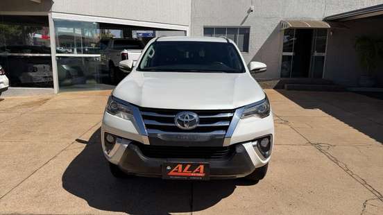 TOYOTA-HILUX SW4-2017