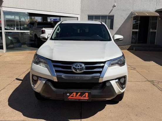TOYOTA-HILUX SW4-2.8 SRX 4X4 16V TURBO INTERCOOLER DIESEL 4P AUTOMÁTICO TOYOTA-HILUX SW4-2017
