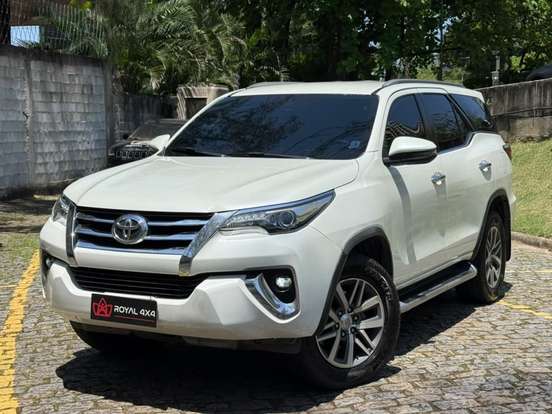 TOYOTA-HILUX SW4-2019
