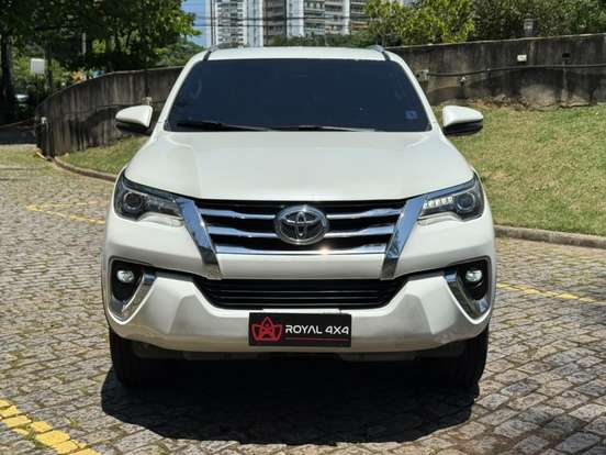 TOYOTA-HILUX SW4-2019