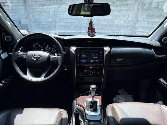 TOYOTA-HILUX SW4-2019