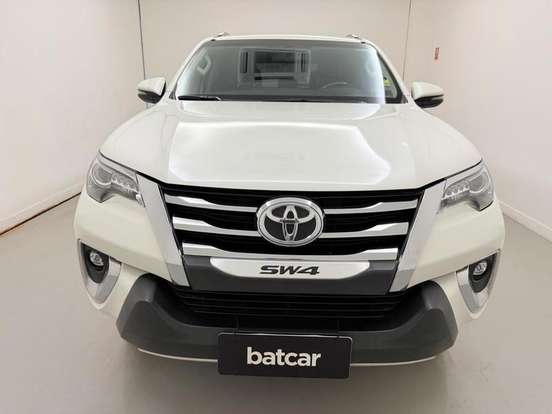 TOYOTA-HILUX SW4-2.8 SRX 4X4 7 LUGARES 16V TURBO INTERCOOLER DIESEL 4P AUTOMÁTICO TOYOTA-HILUX SW4-2019