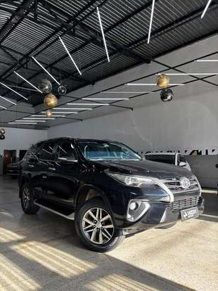 TOYOTA-HILUX SW4-2017