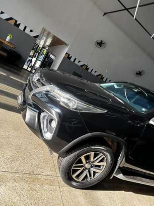 TOYOTA-HILUX SW4-2017