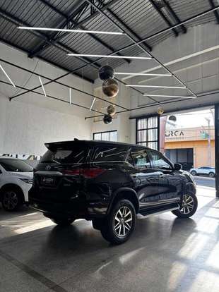TOYOTA-HILUX SW4-2017