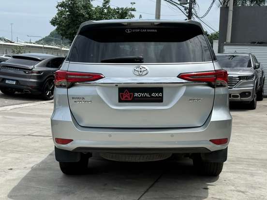 TOYOTA-HILUX SW4-2019
