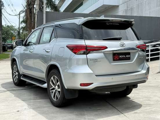 TOYOTA-HILUX SW4-2019