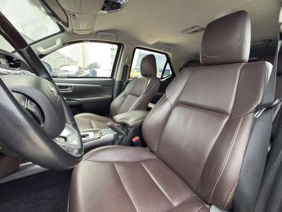TOYOTA-HILUX SW4-2019