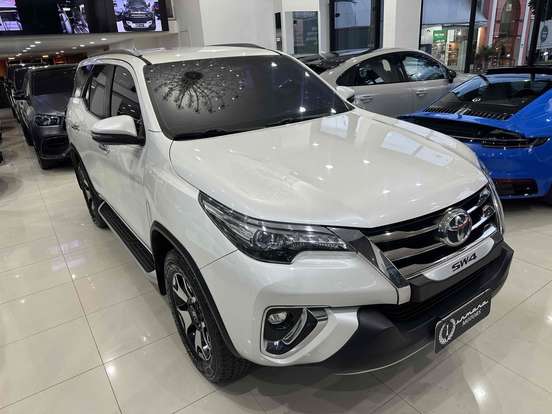 TOYOTA-HILUX SW4-2018