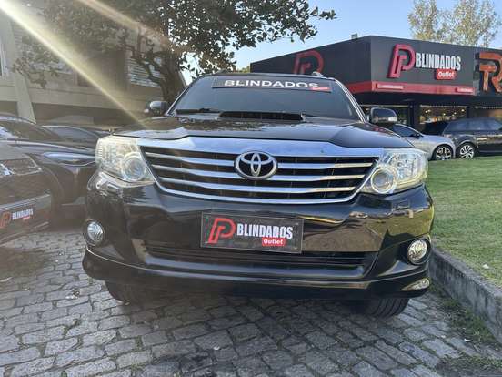 TOYOTA-HILUX SW4-2011