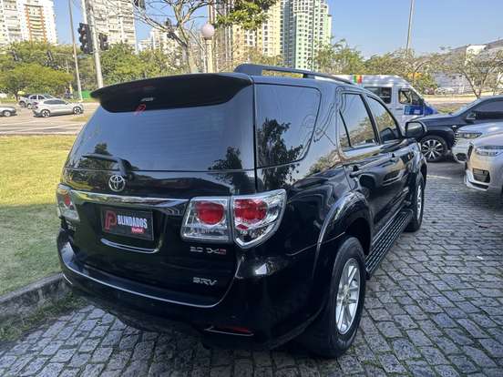 TOYOTA-HILUX SW4-3.0 SRV 4X4 7 LUGARES 16V TURBO INTERCOOLER DIESEL 4P AUTOMÁTICO TOYOTA-HILUX SW4-2011