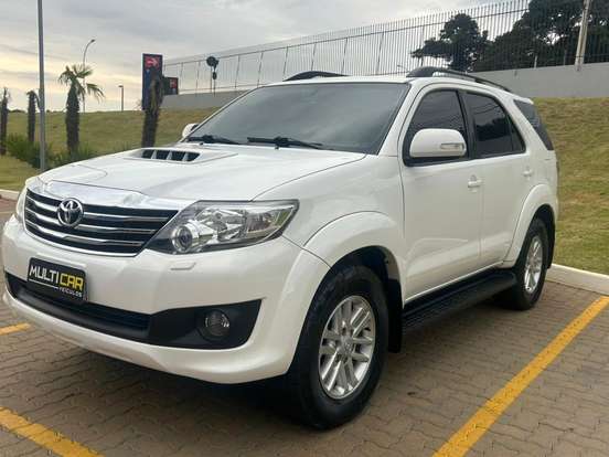 TOYOTA-HILUX SW4-3.0 SRV 4X4 7 LUGARES 16V TURBO INTERCOOLER DIESEL 4P AUTOMÁTICO TOYOTA-HILUX SW4-2012