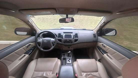 TOYOTA-HILUX SW4-2012