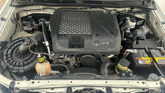 TOYOTA-HILUX SW4-2012