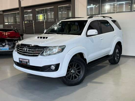 TOYOTA-HILUX SW4-2011
