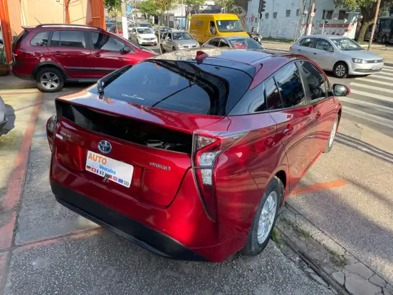TOYOTA-PRIUS-2017
