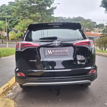 TOYOTA-RAV4-2017