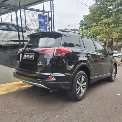 TOYOTA-RAV4-2017