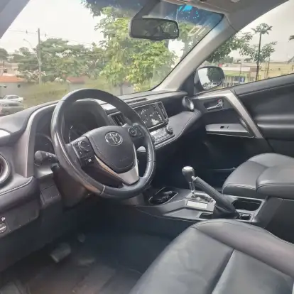 TOYOTA-RAV4-2017