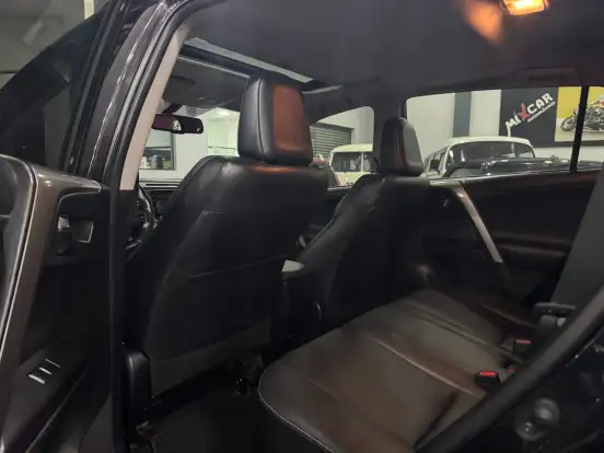 TOYOTA-RAV4-2018