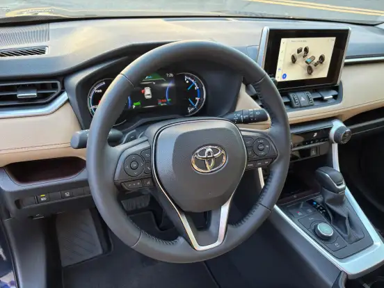 TOYOTA-RAV4-2025