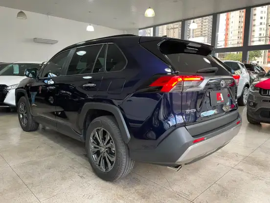 TOYOTA-RAV4-2025