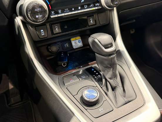 TOYOTA-RAV4-2025