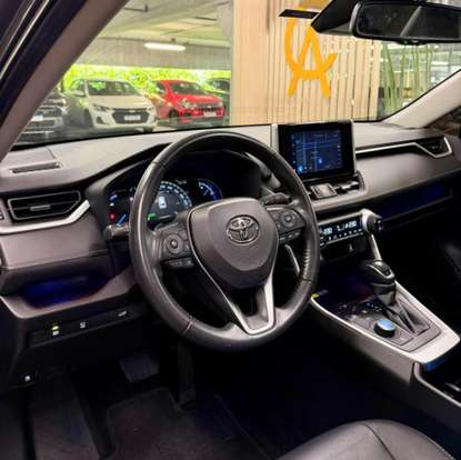 TOYOTA-RAV4-2024