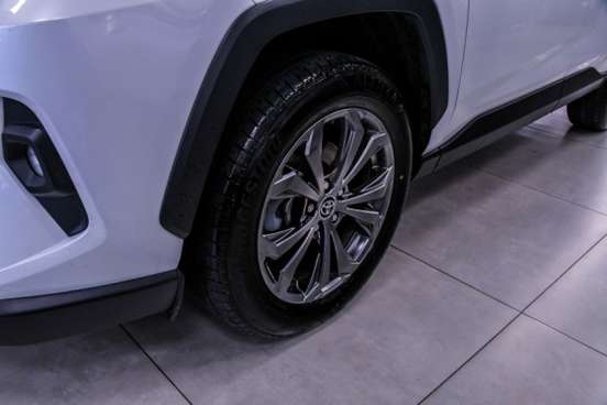 TOYOTA-RAV4-2024