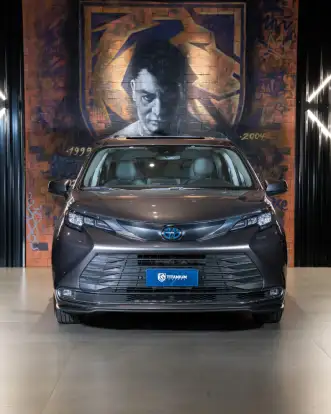 TOYOTA-SIENNA-2024