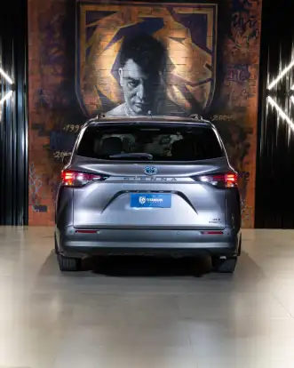 TOYOTA-SIENNA-2024