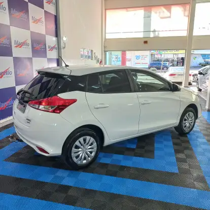TOYOTA-YARIS-2020