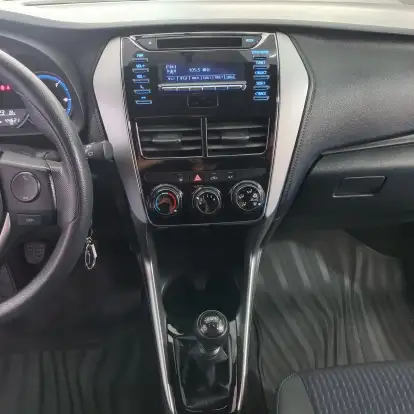 TOYOTA-YARIS-2020