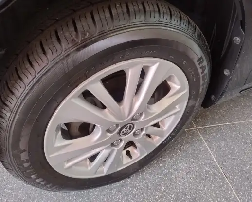 TOYOTA-YARIS-2018