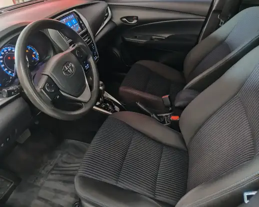 TOYOTA-YARIS-2018